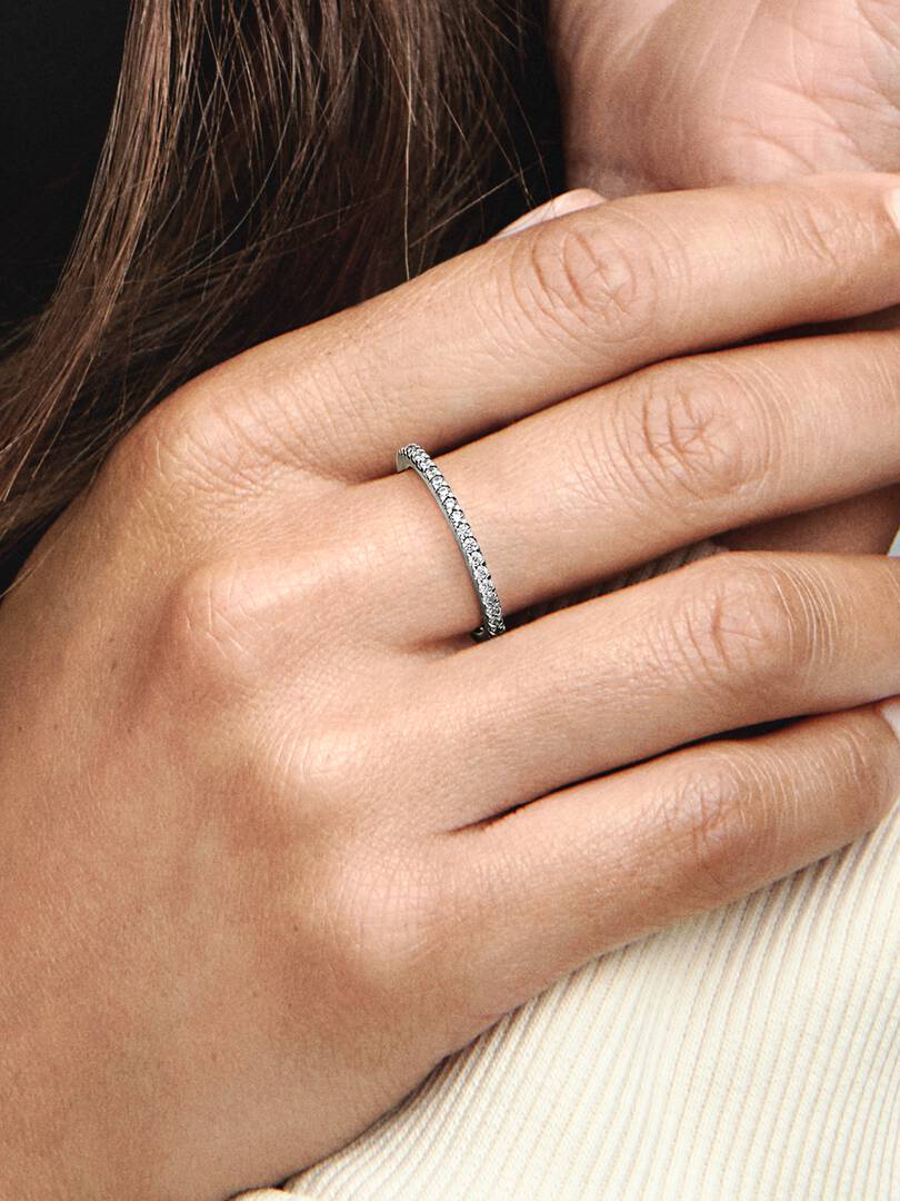 Anello Pavè Fascia Sottile