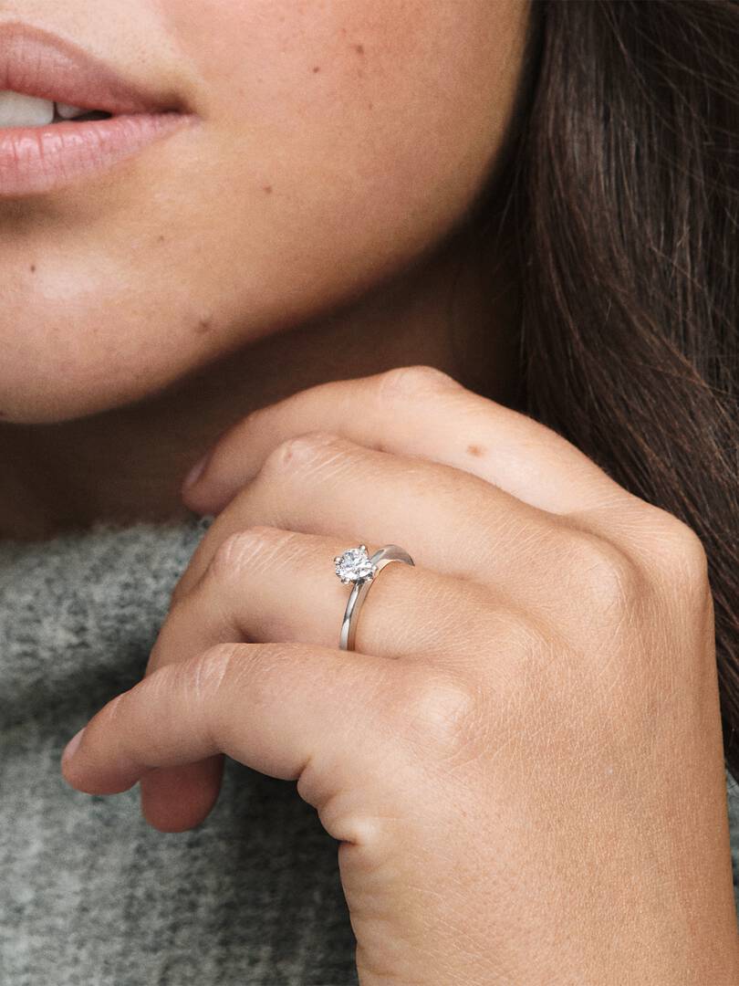 Anello Solitario con cuore