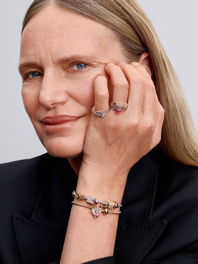 Bracciale Maglia Geometrica con Chiusura a Moschettone